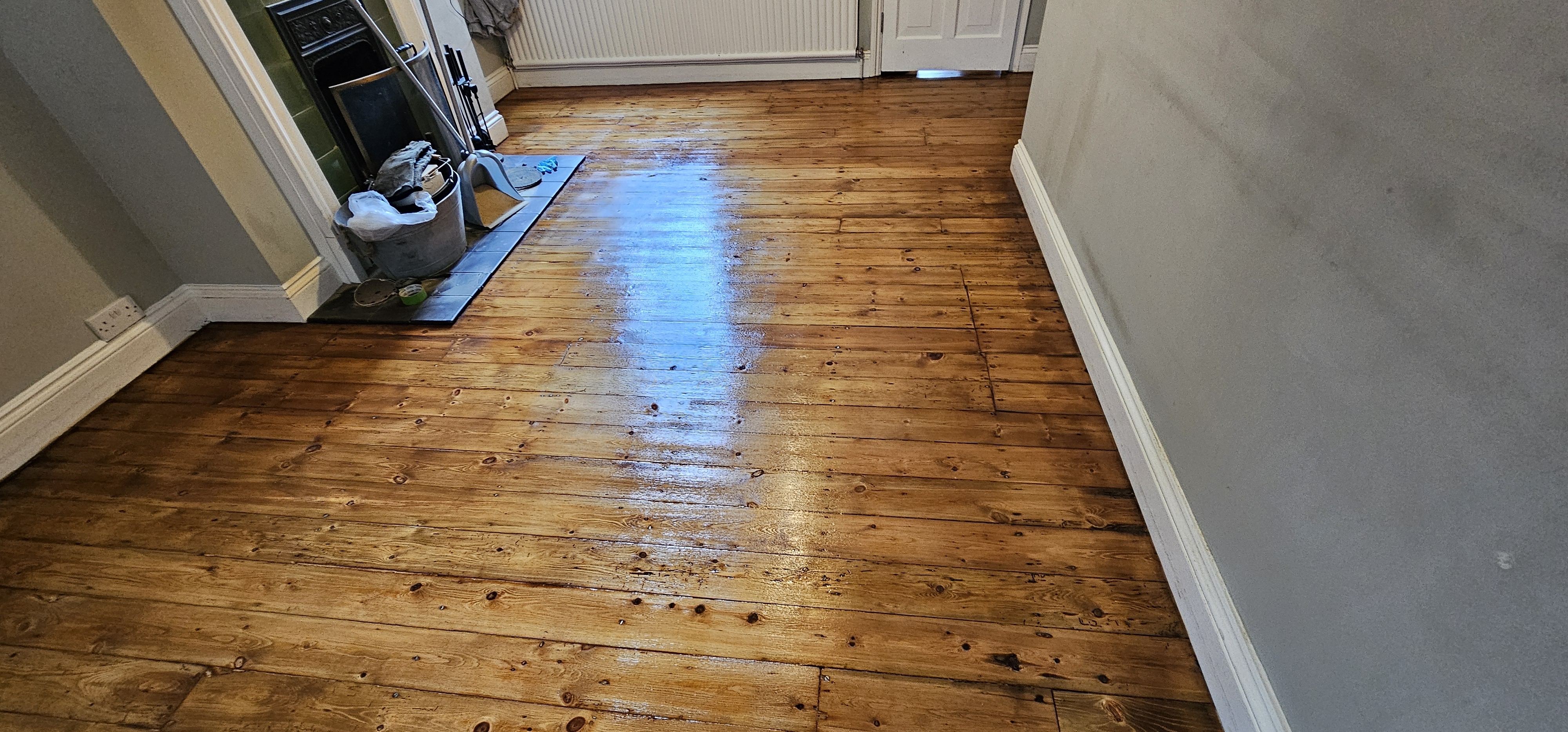 Floorboards floor after sanding work in AL3