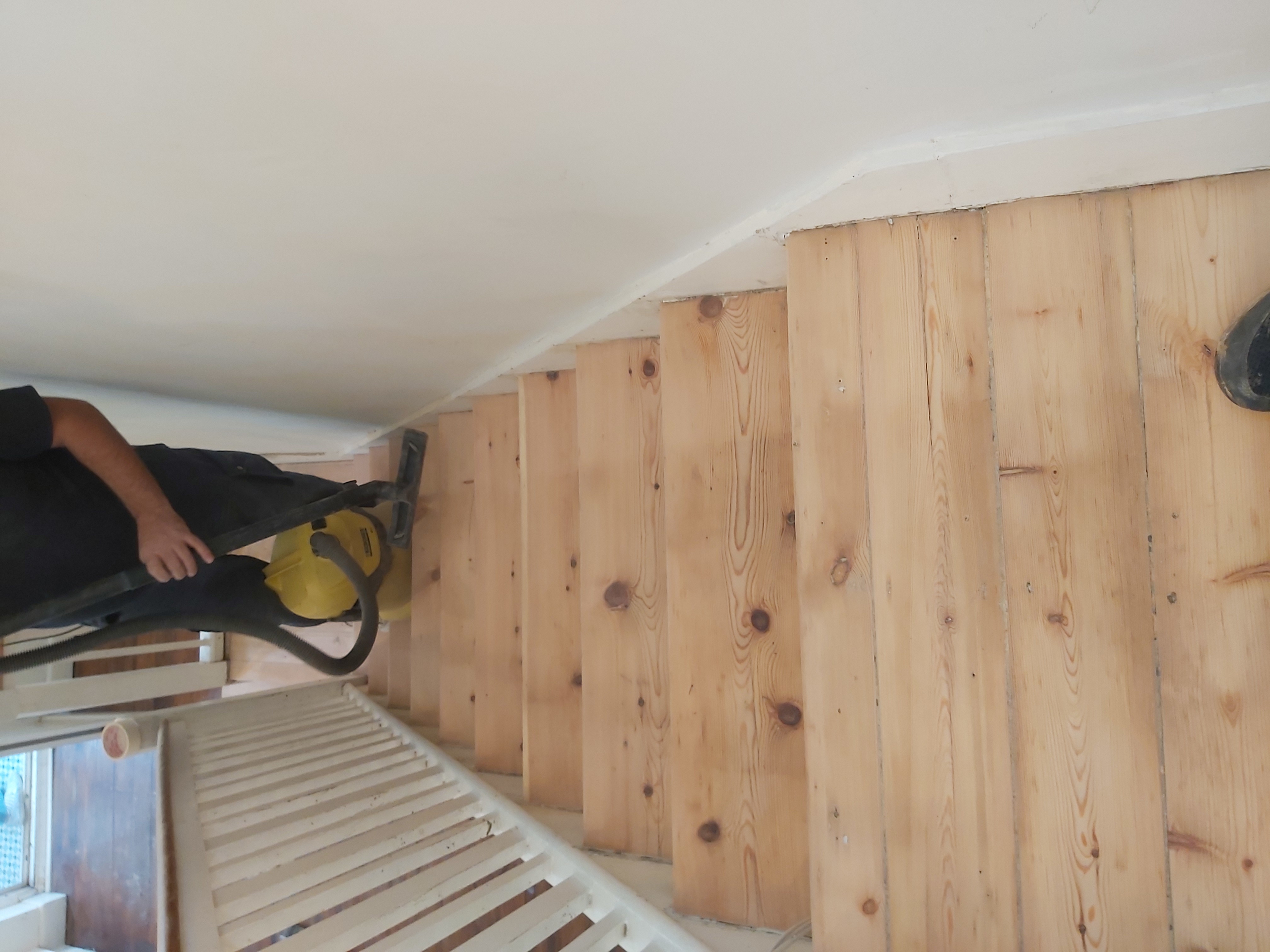 Laminate floor after sanding work in BR2