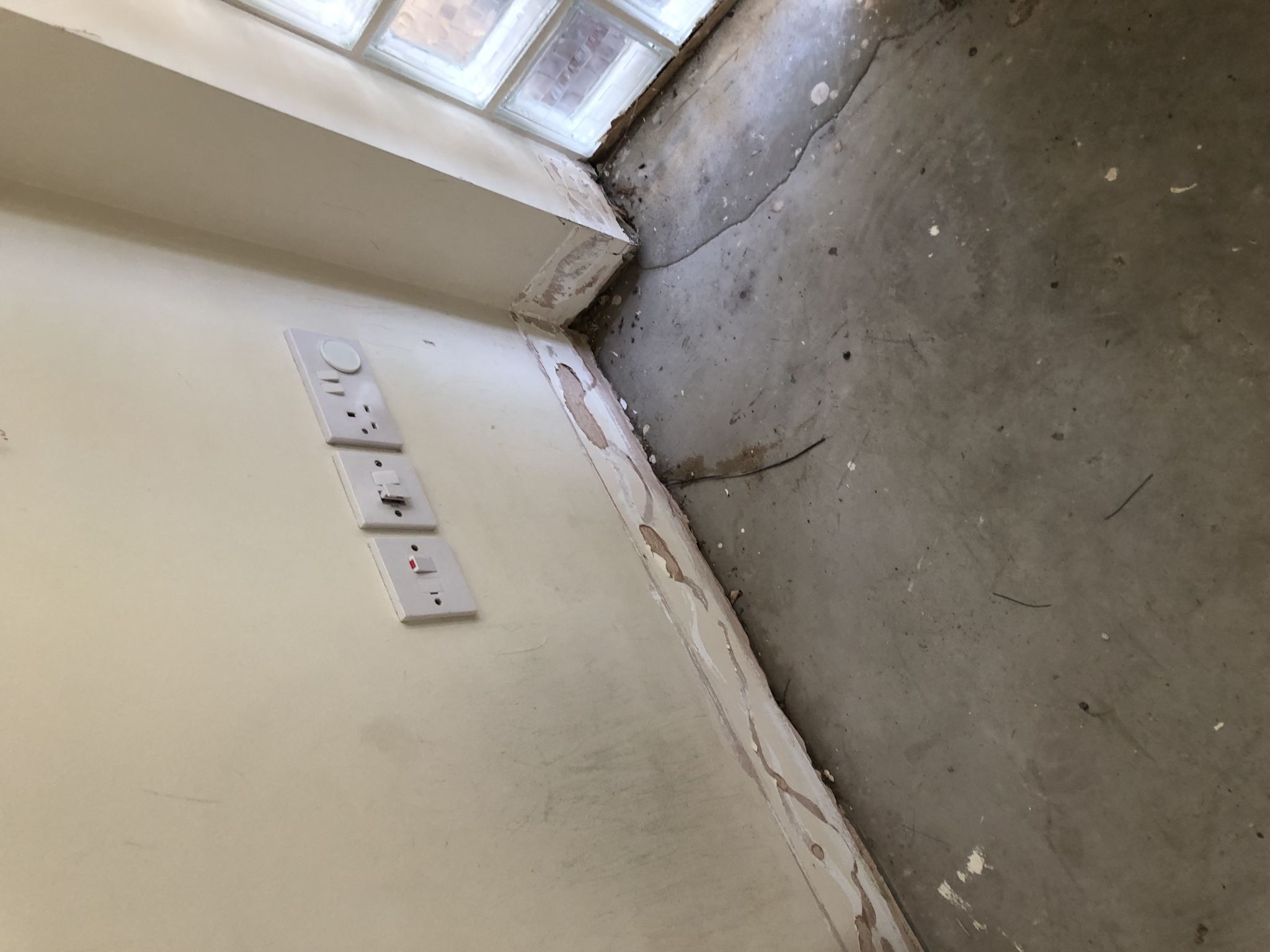 Floor condition before work at DA13