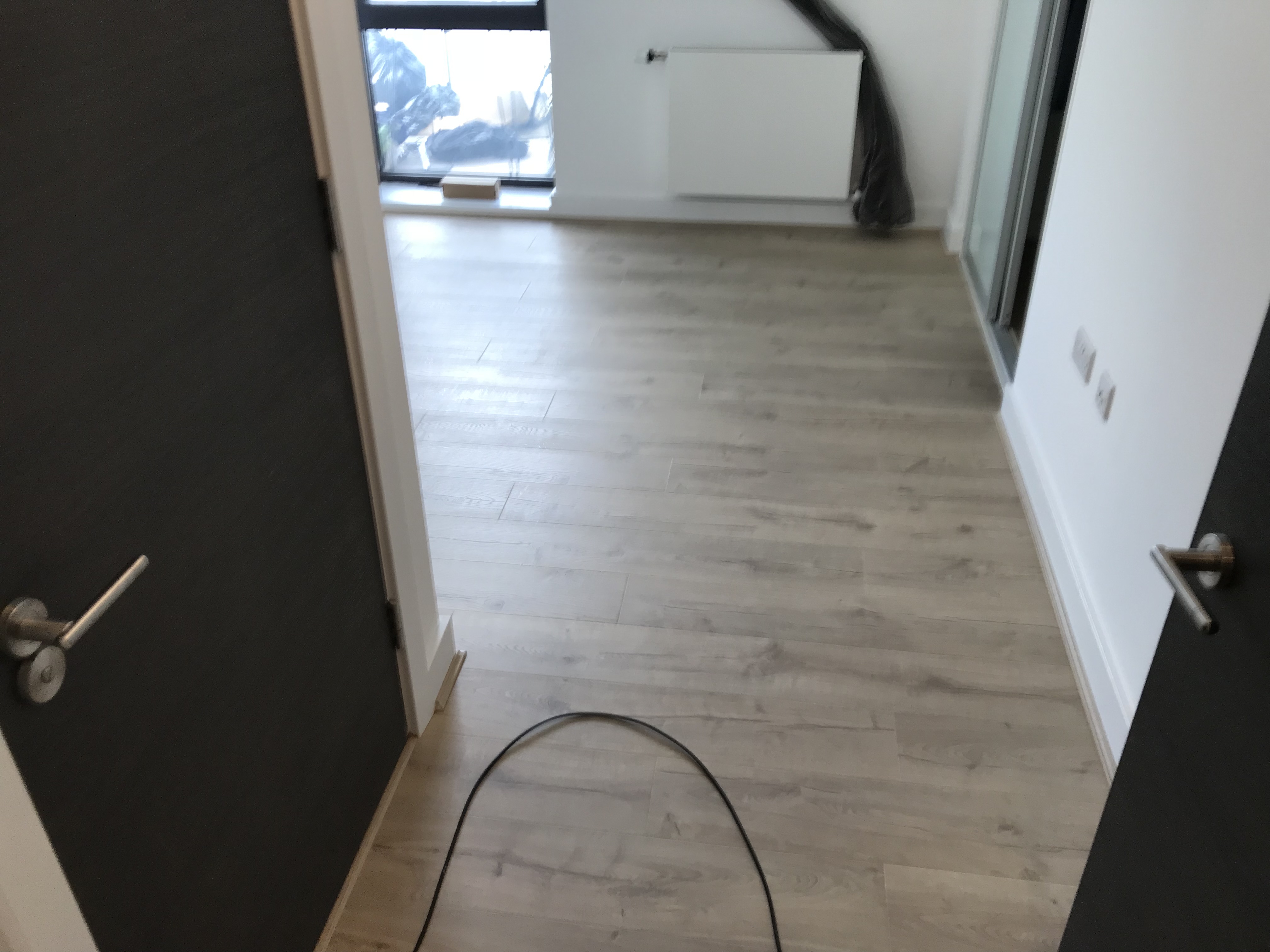 Laminate floor after fitting work in E14