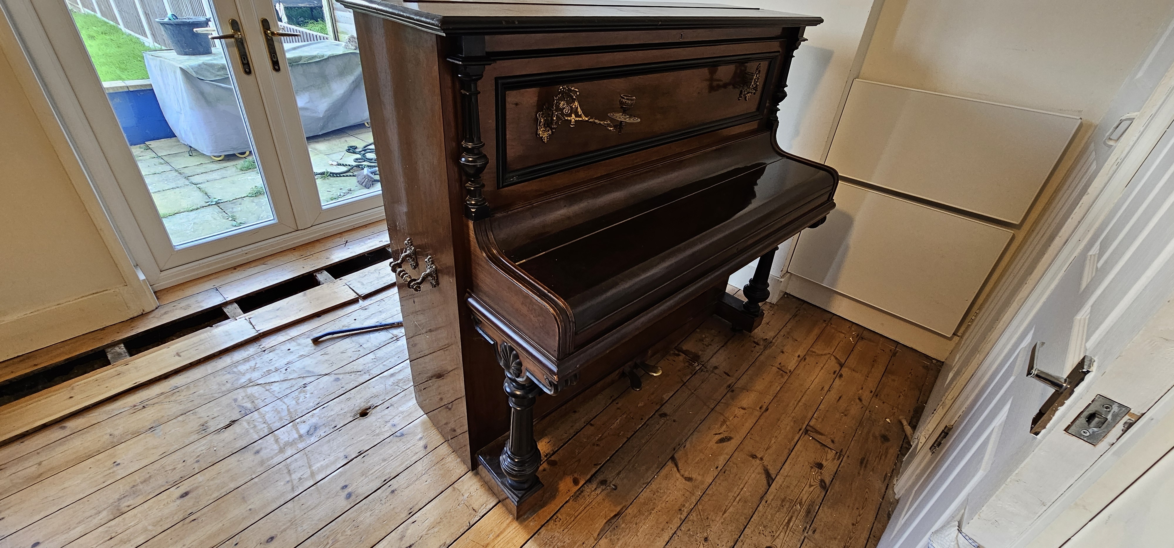 Floorboards floor after sanding work in E17