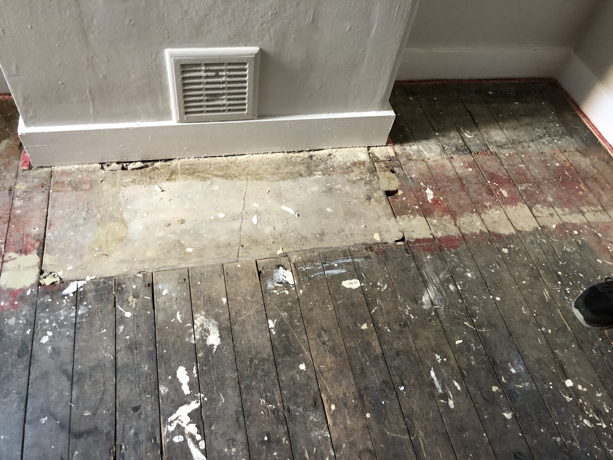 Floor condition before work at E17