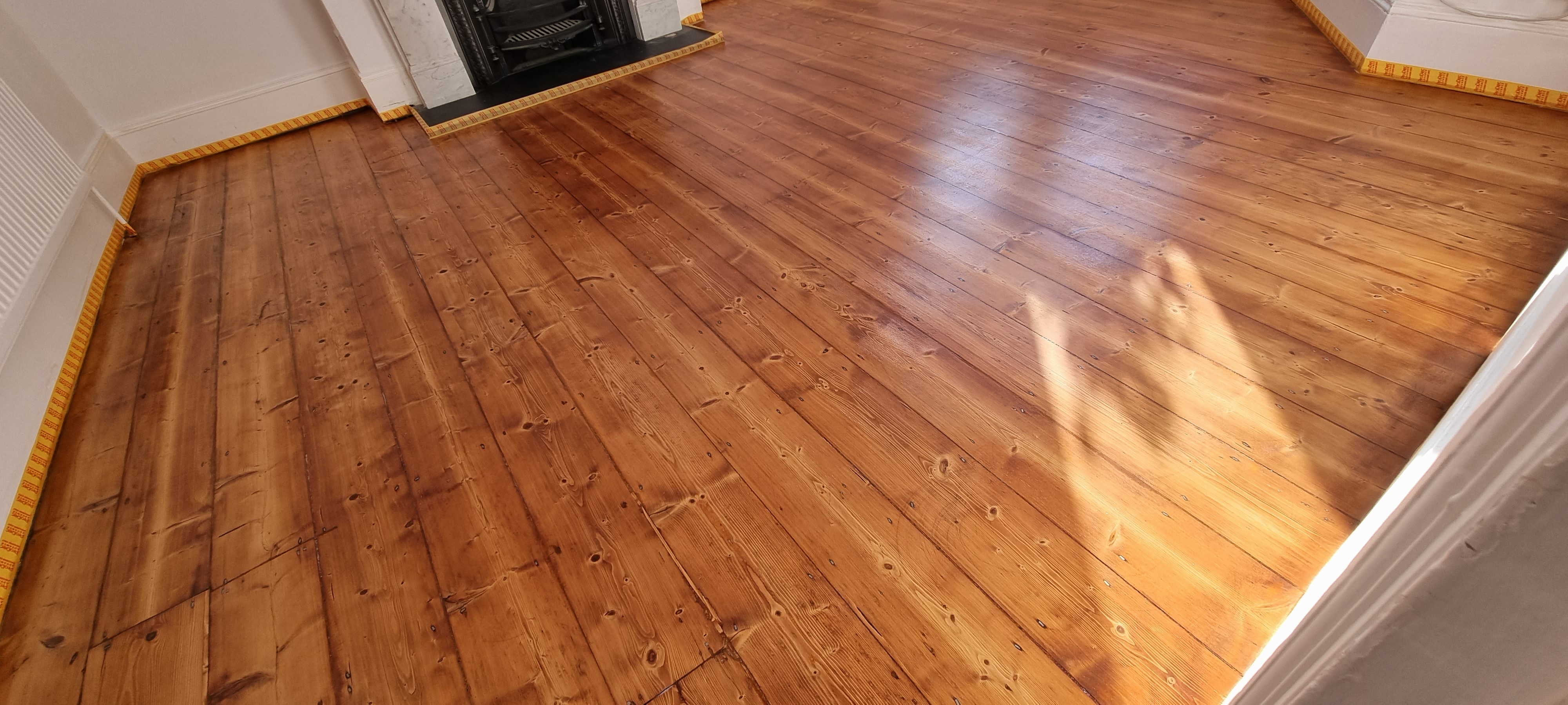 Floorboards floor after sanding work in E5