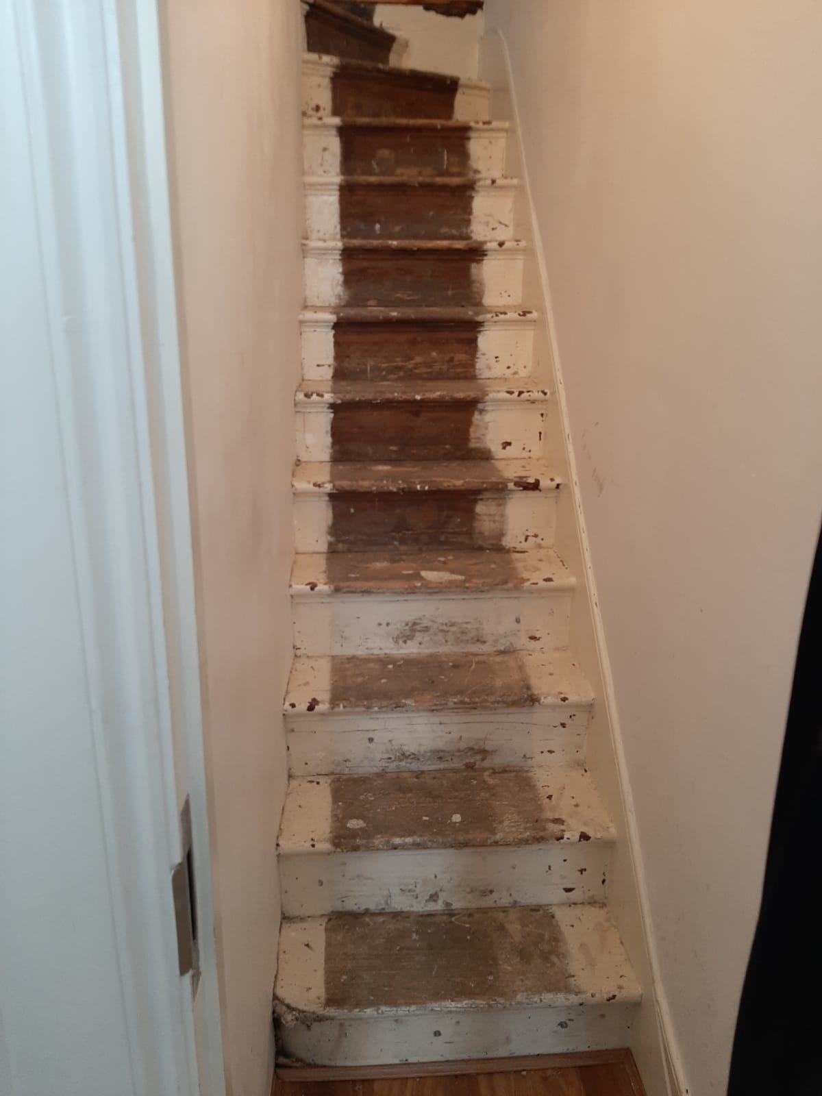 Floorboards floor after sanding work in E5