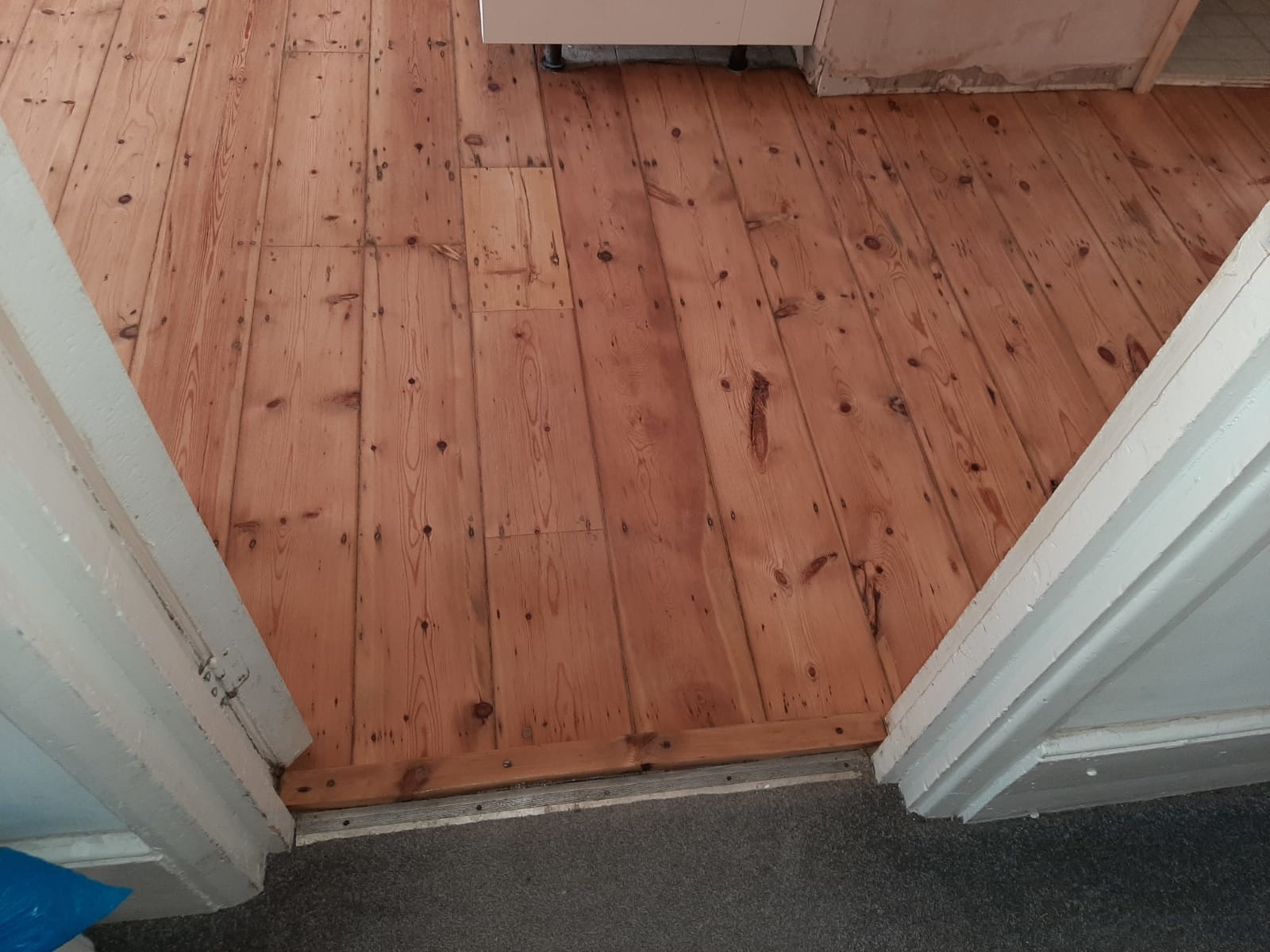 Floorboards floor after sanding work in E7