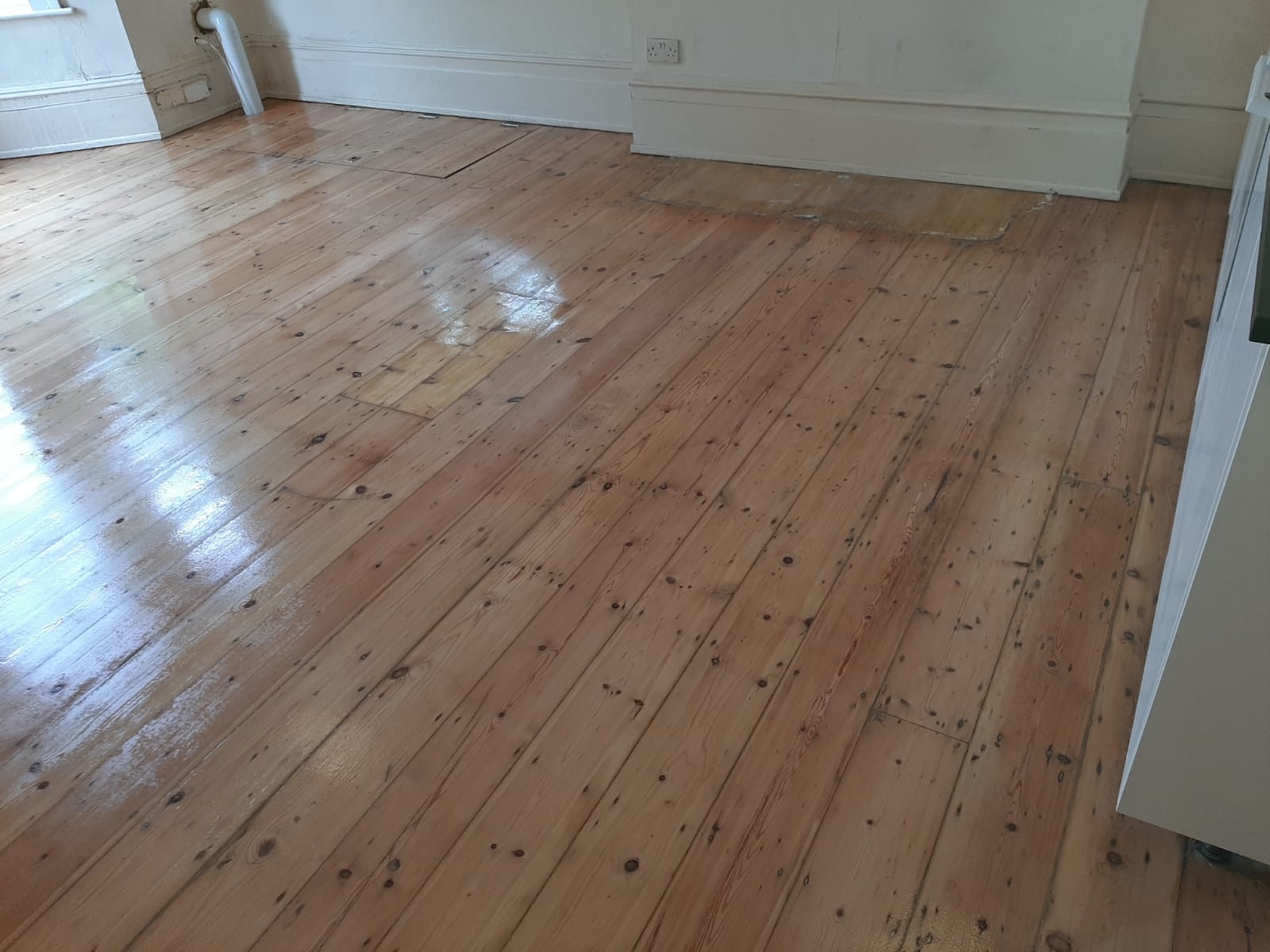 Floorboards floor after sanding work in E7