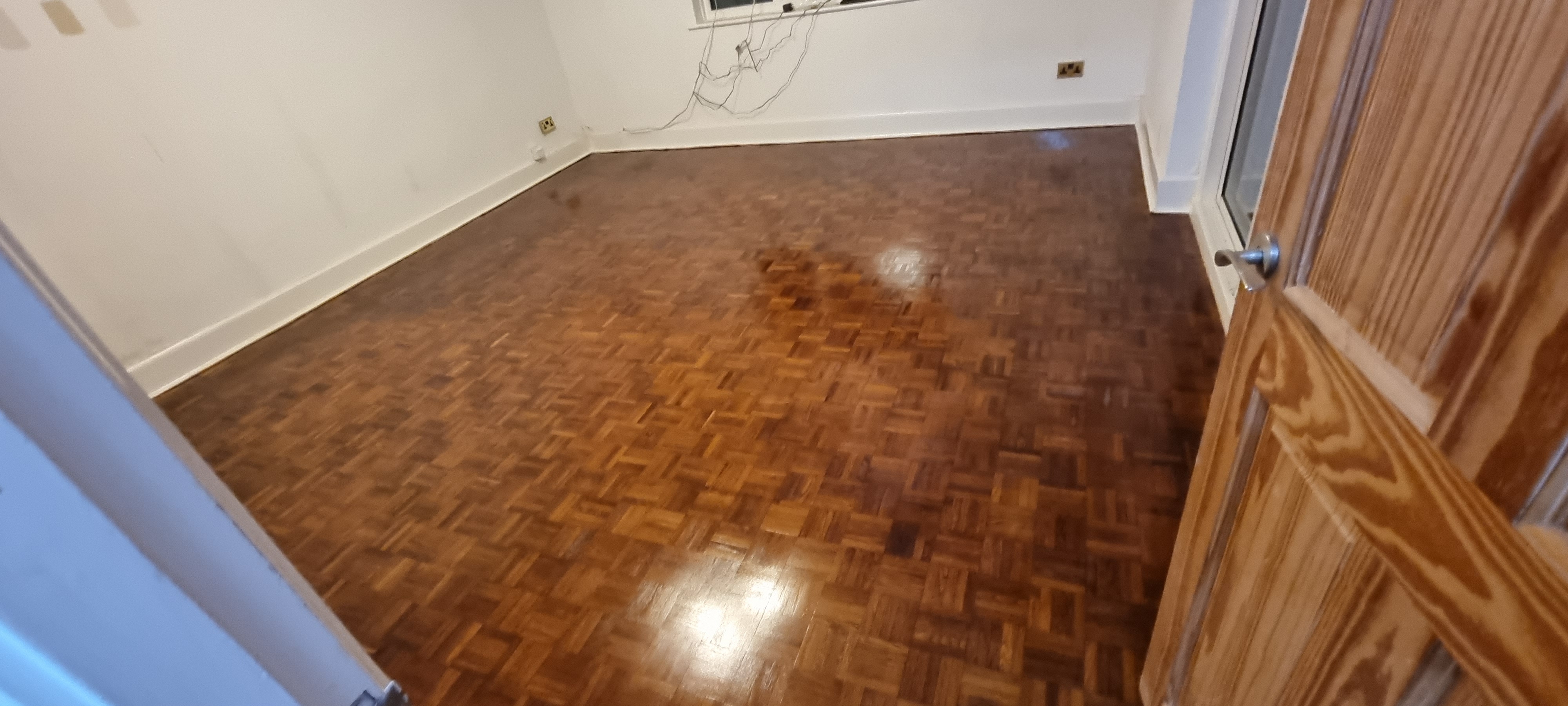 Parquet floor after sanding work in IG8
