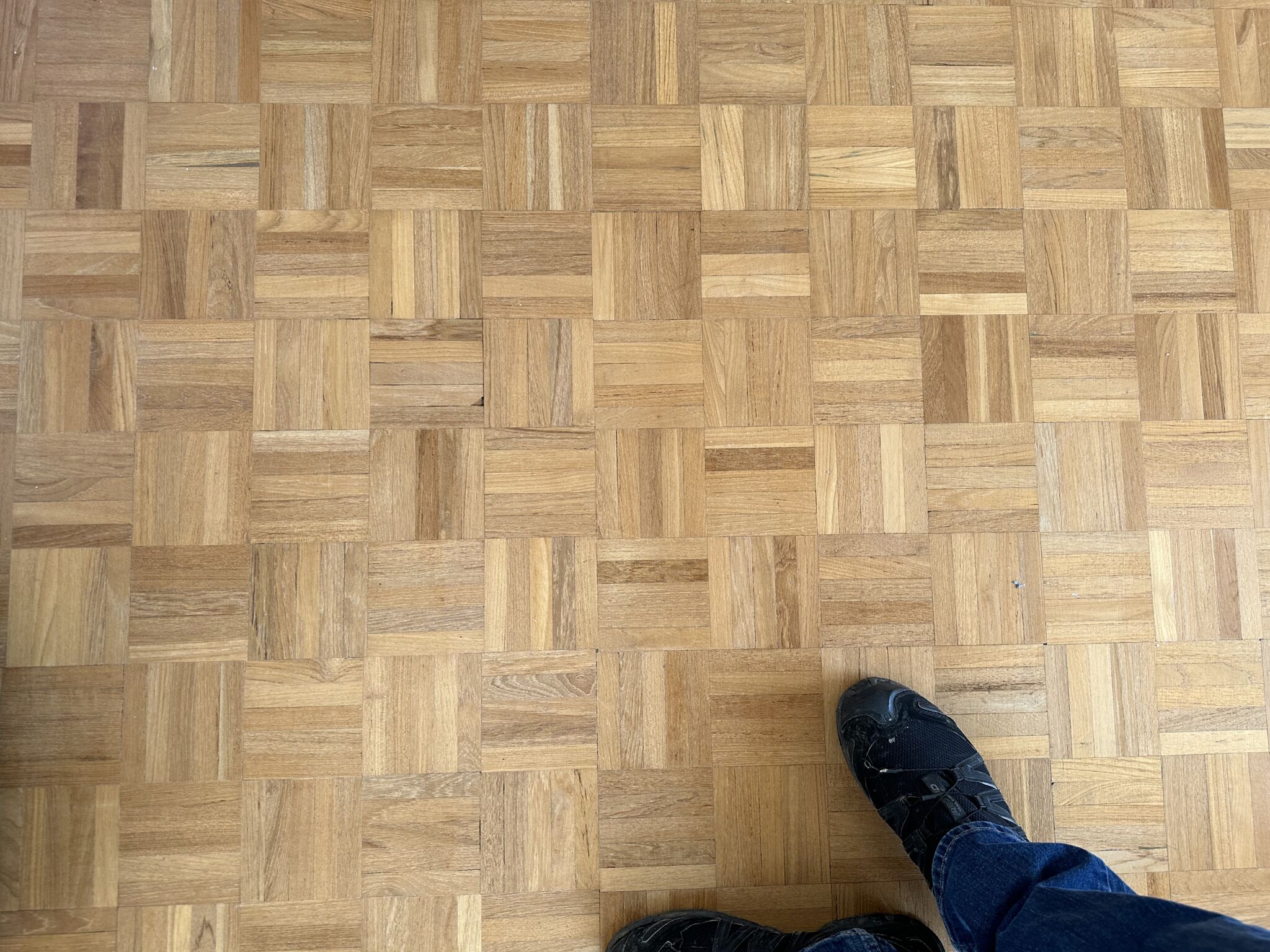 Floor condition before work at IG8
