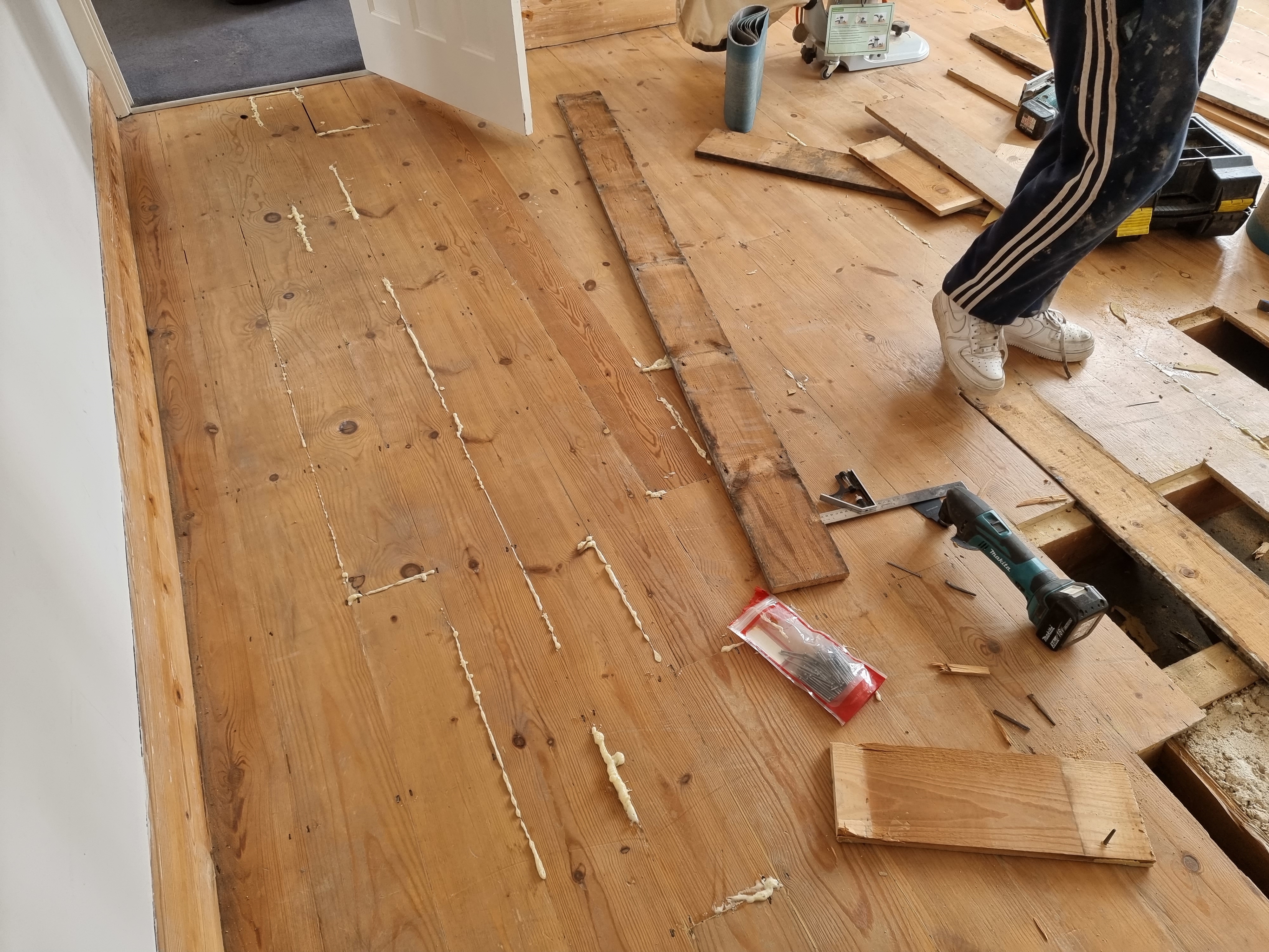 Laminate floor after sanding work in N12