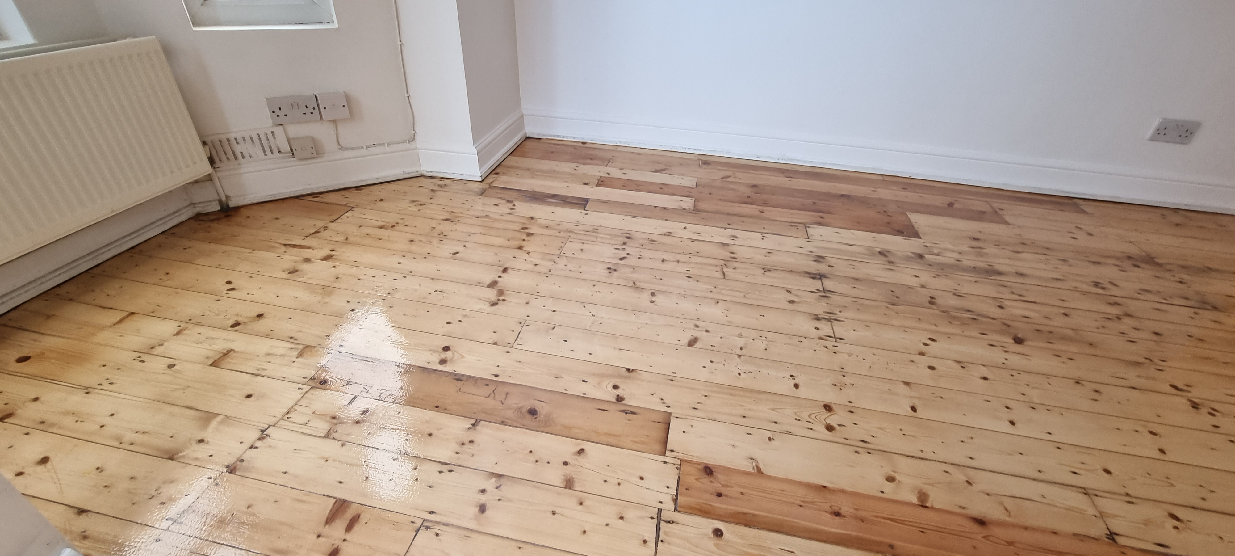 Floorboards floor after sanding work in N22