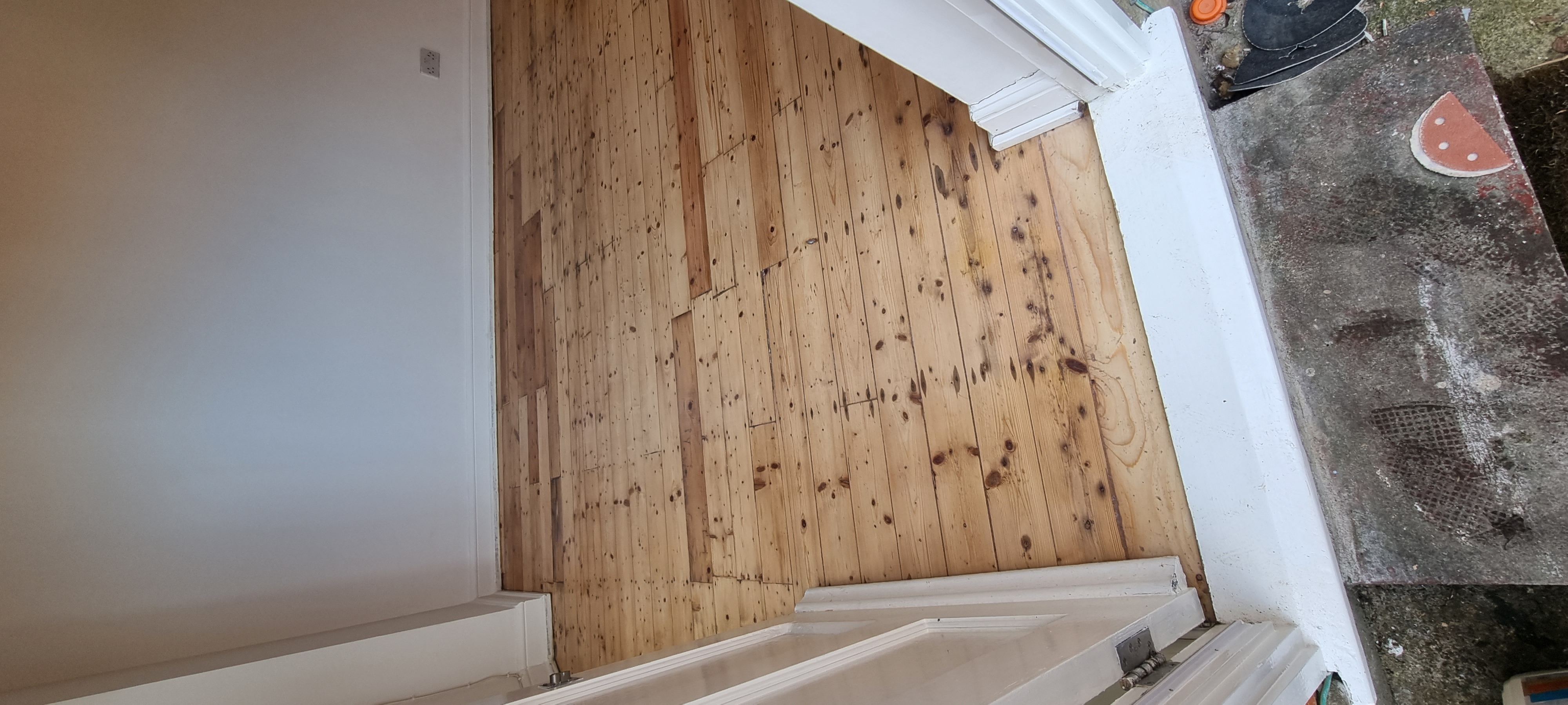 Floorboards floor after sanding work in N22