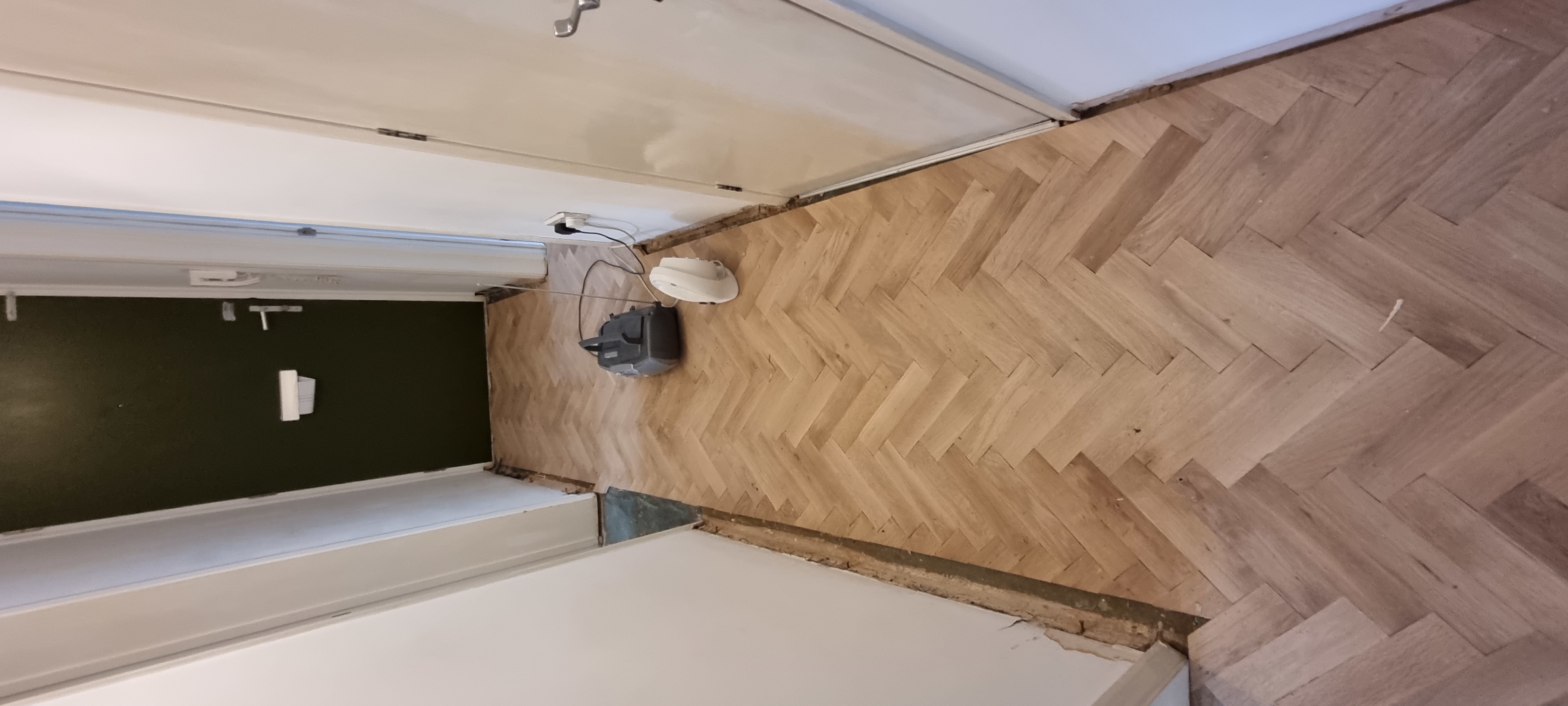 Parquet floor after sanding work in N5