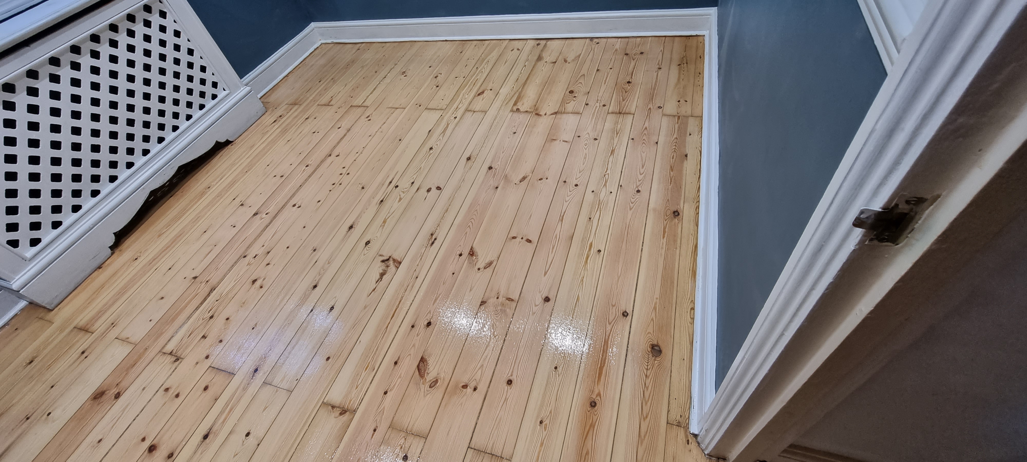 Floorboards floor after sanding work in N5