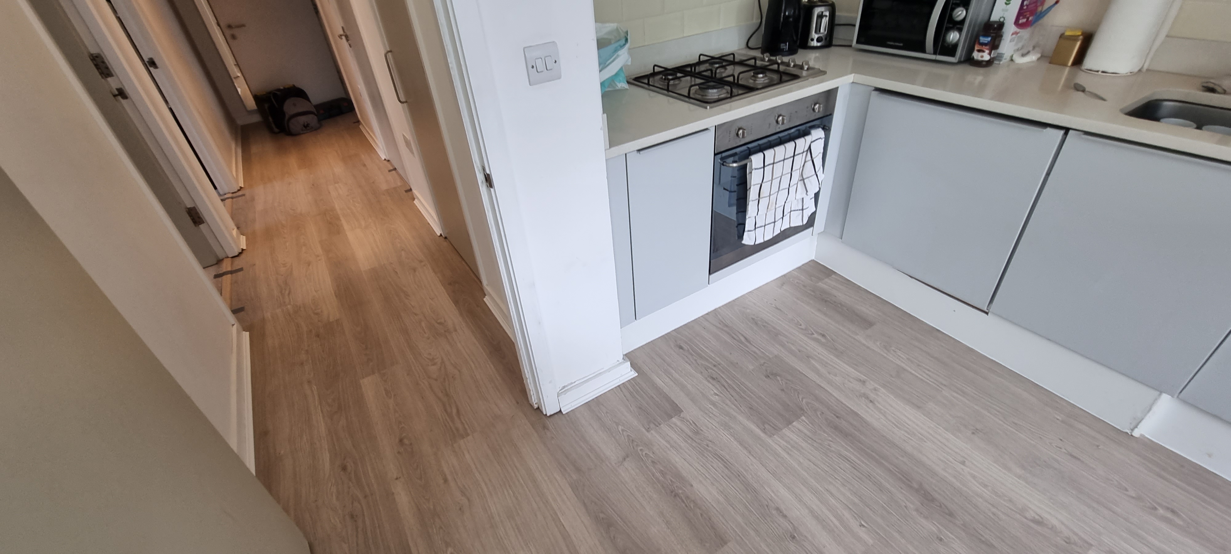 Laminate floor after fitting work in N7