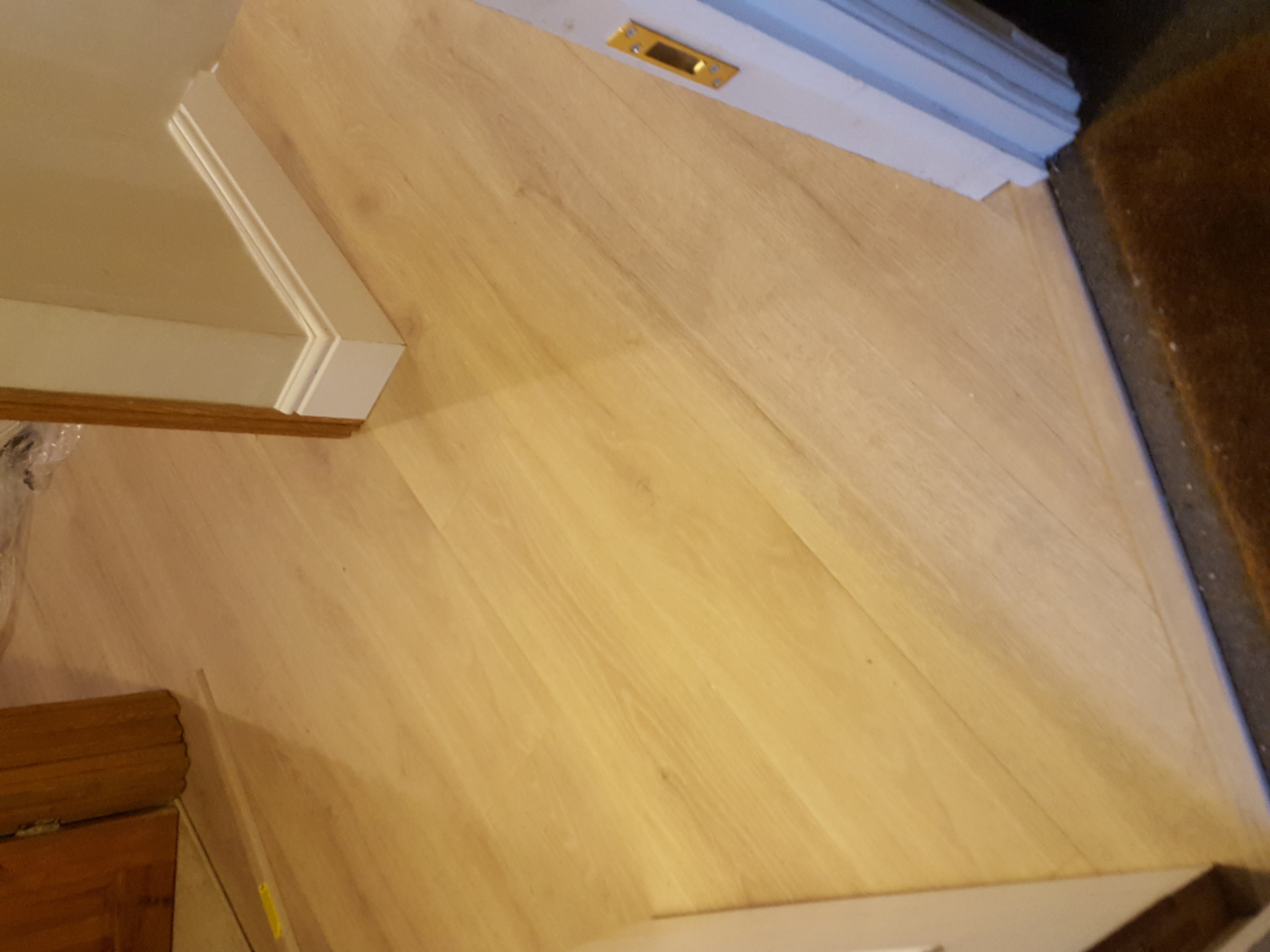 Laminate floor after fitting work in NW2