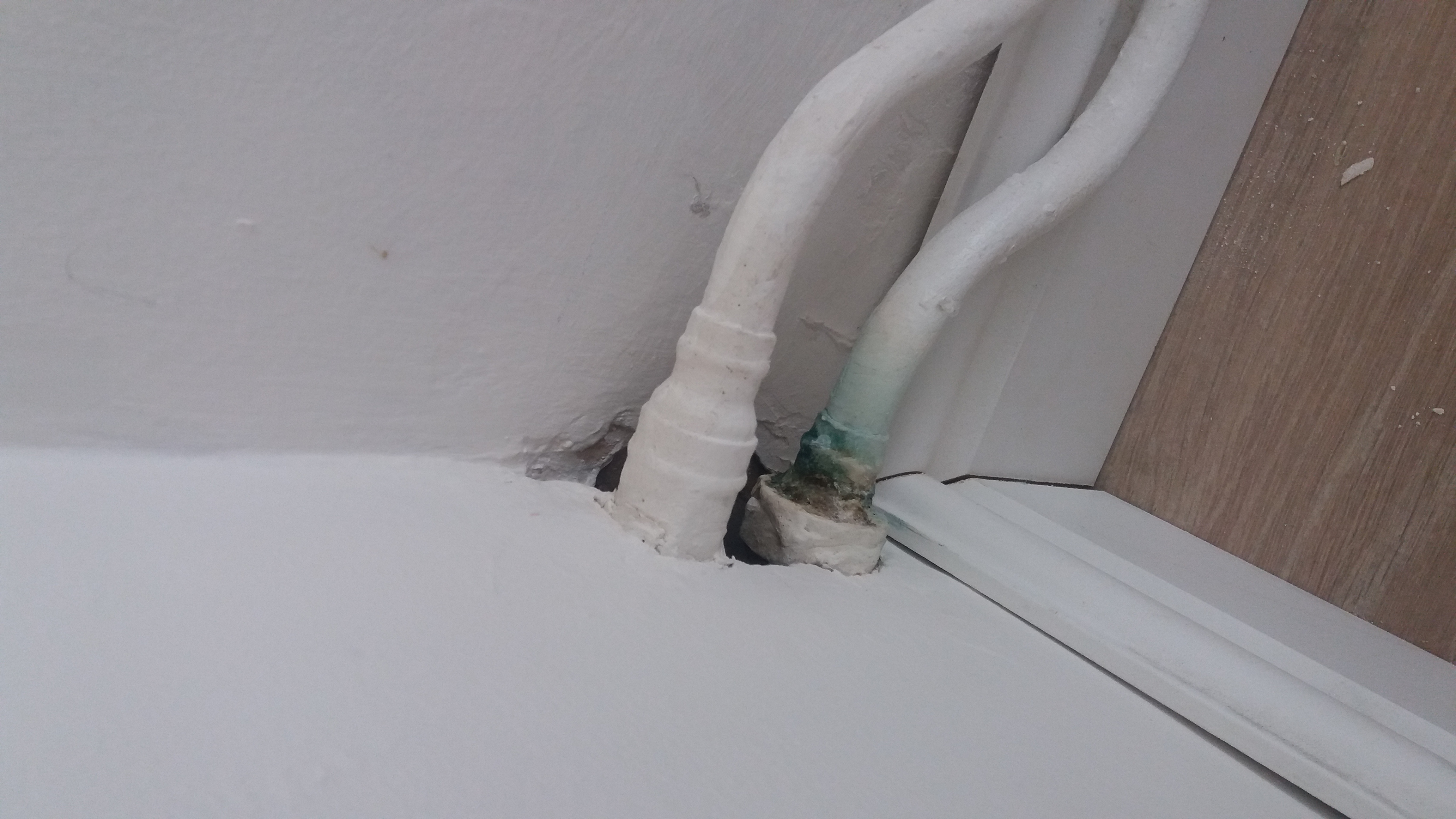 Laminate floor after fitting work in NW2