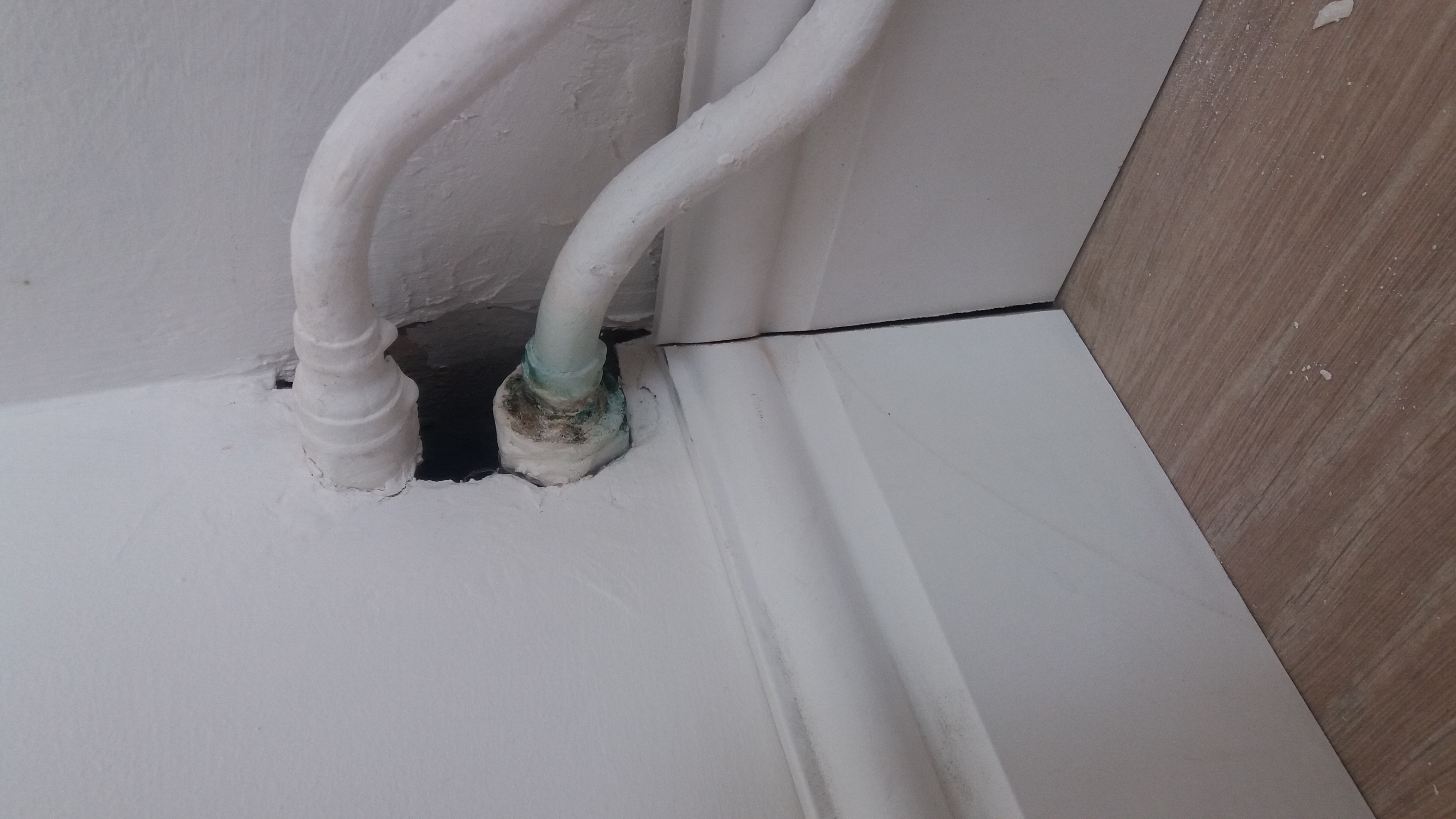 Laminate floor after fitting work in NW2