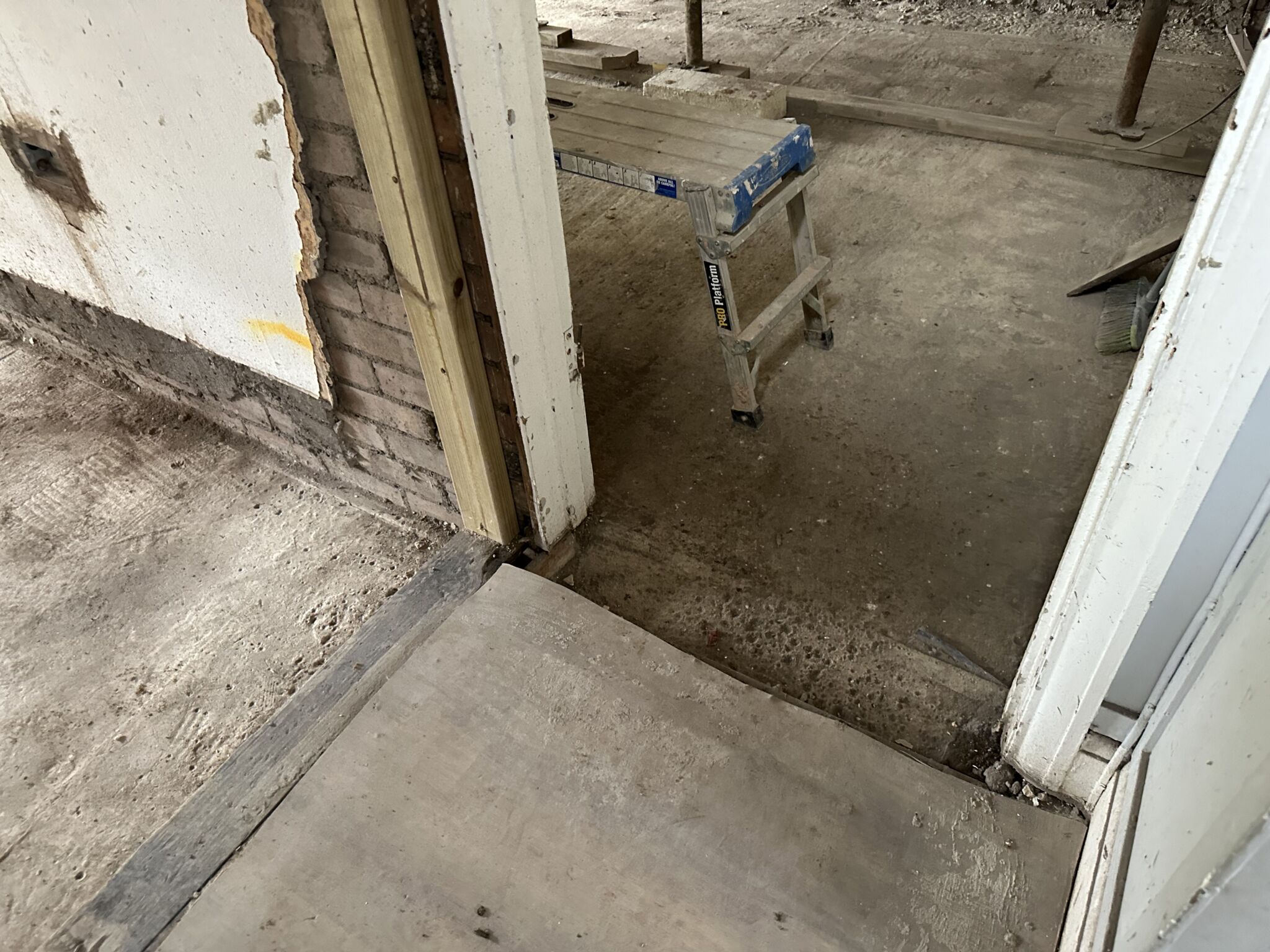 Floor condition before work, NW4