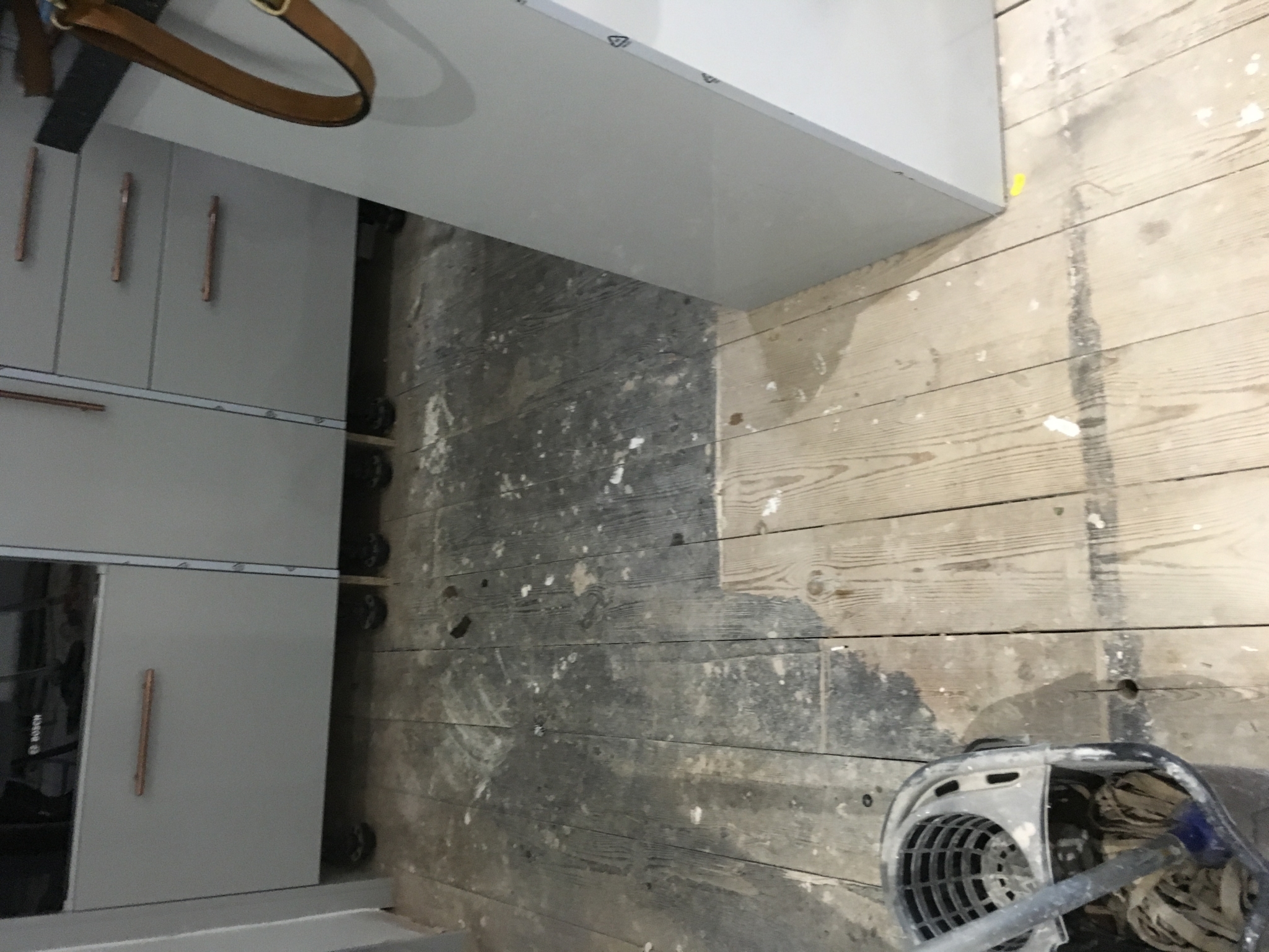 Floor condition before work at SE25