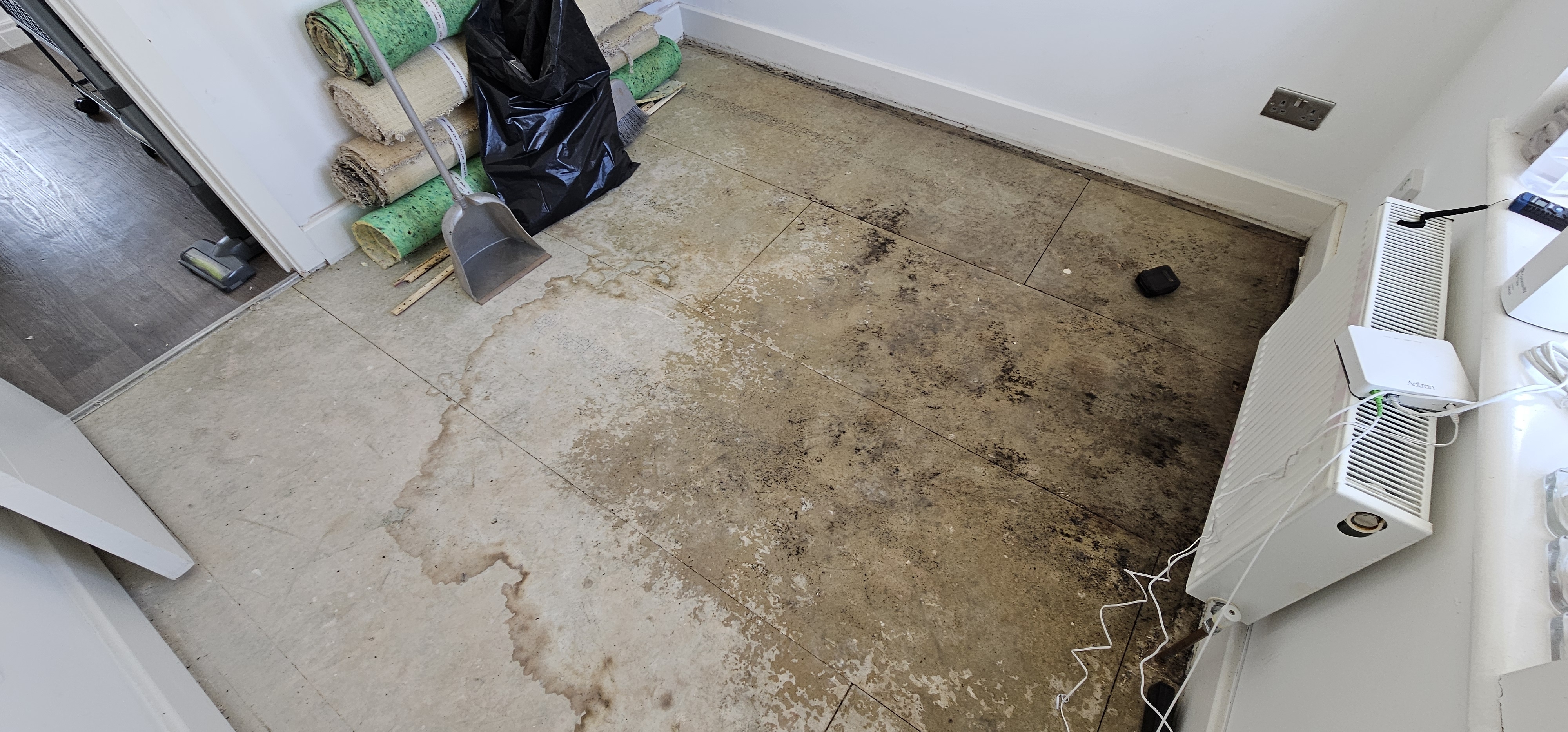 Laminate floor fitting in Morden SM4