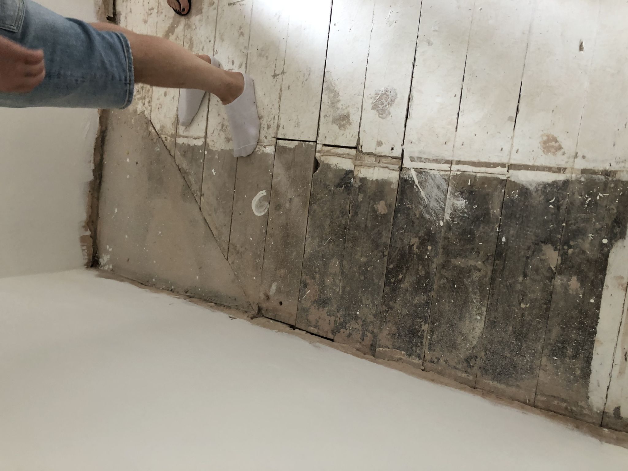 Floor condition before work at SW16