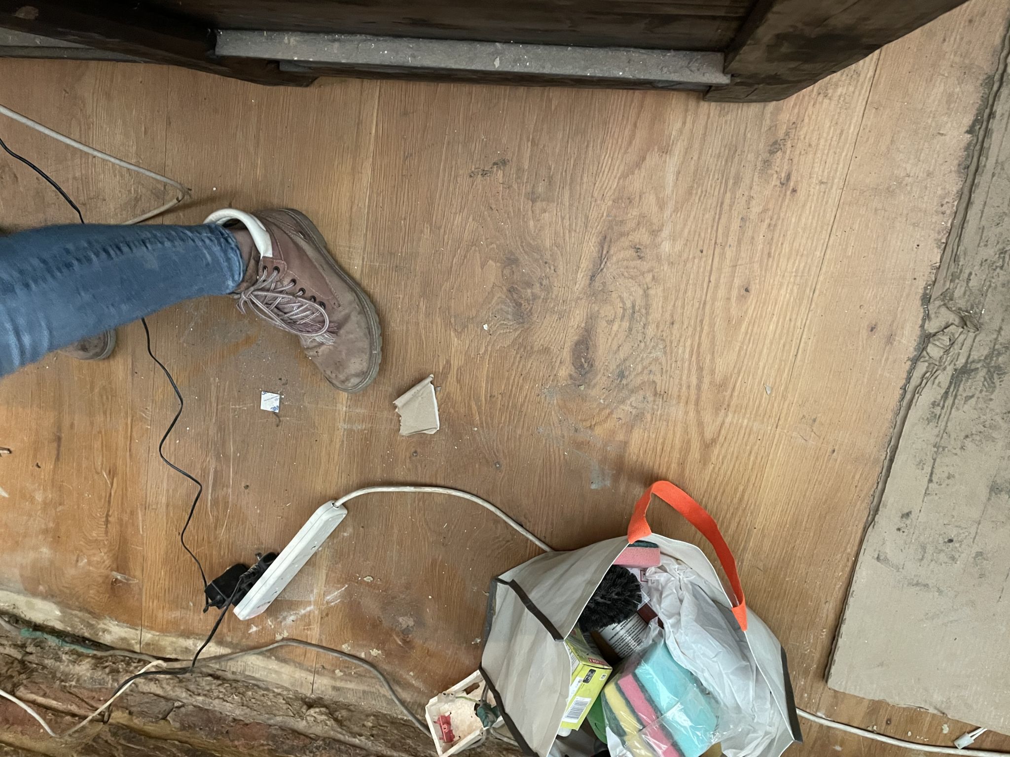 Floor condition before work at SW6