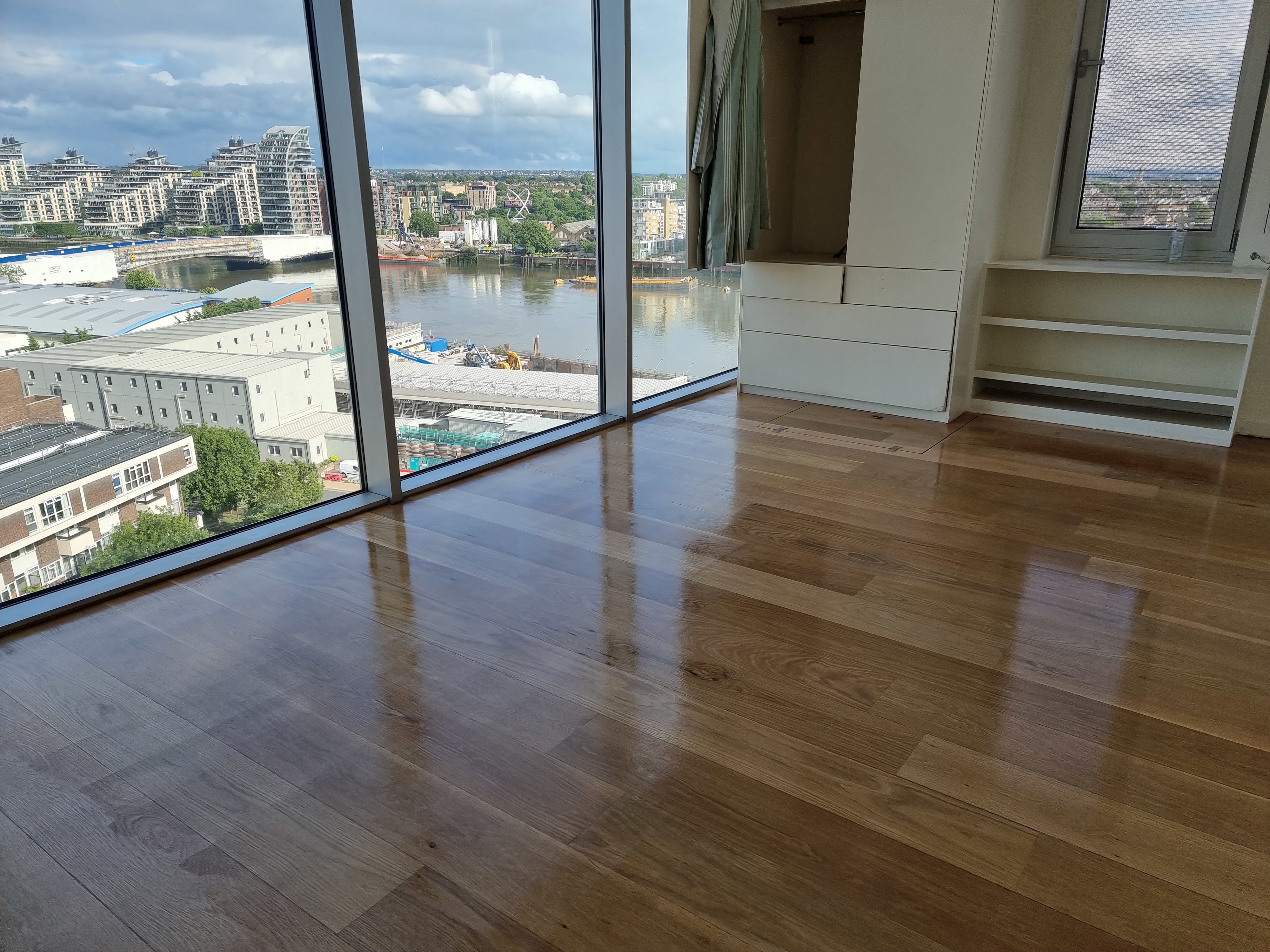 Hardwood floor after sanding work in SW6