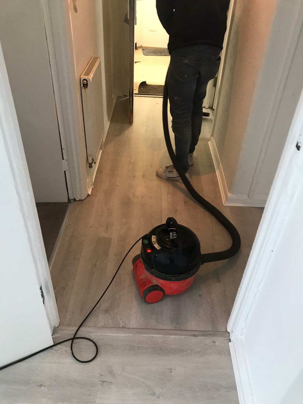Laminate floor after fitting work in TW8