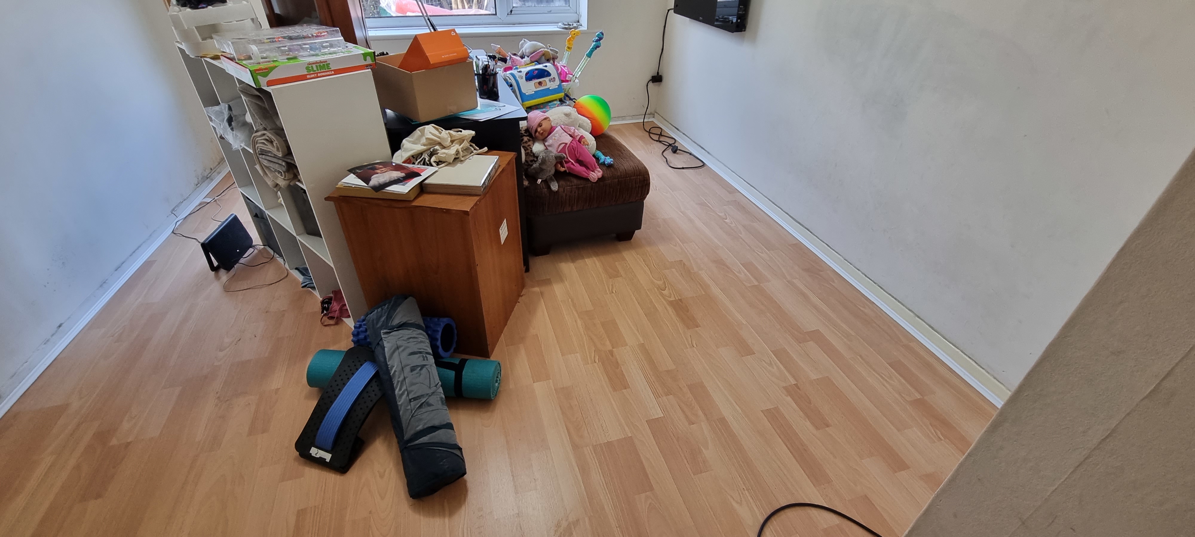 Laminate floor after fitting work in UB7