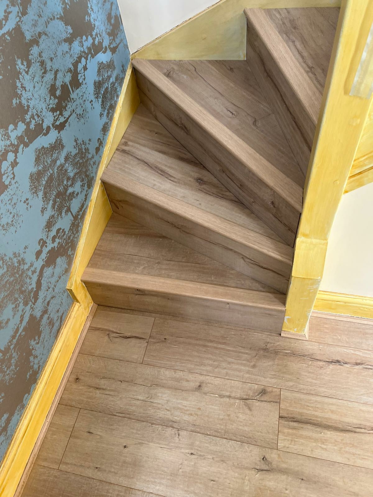 Thresholds and beading detail, W10 fitting